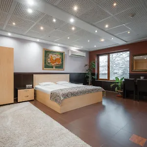 ego-free-parking-top-central-location.plovdiv-hotels.com/