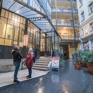 Maria Boutique Suits 3*, Budapest Hungary